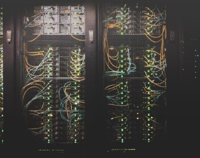 Data center com servidores Nvidia GPU para inteligência artificial na Europa