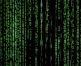 Código binário verde em tela escura representando vulnerabilidades de segurança no kernel Linux encontradas por IA